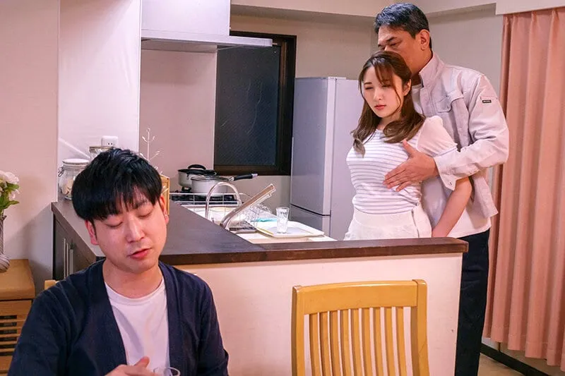Anh xã hiền không đáp ứng đủ chuyện chăn gối, cô vợ chết mê trước gã nhà sát bên dân chơi