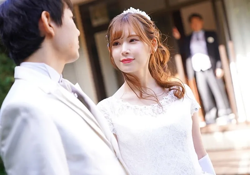 Bố người chồng làm tình vợ của con trai ngay sau lễ cưới của con trai